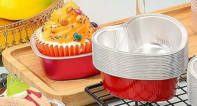 What is unique about the smooth wall design of the heart-shaped aluminum foil lunch box? How is the heat preservation and fresh-keeping effect?